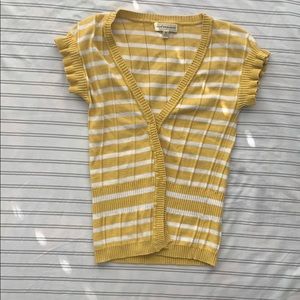 🌺 Yellow & White Striped Button Up 🌺